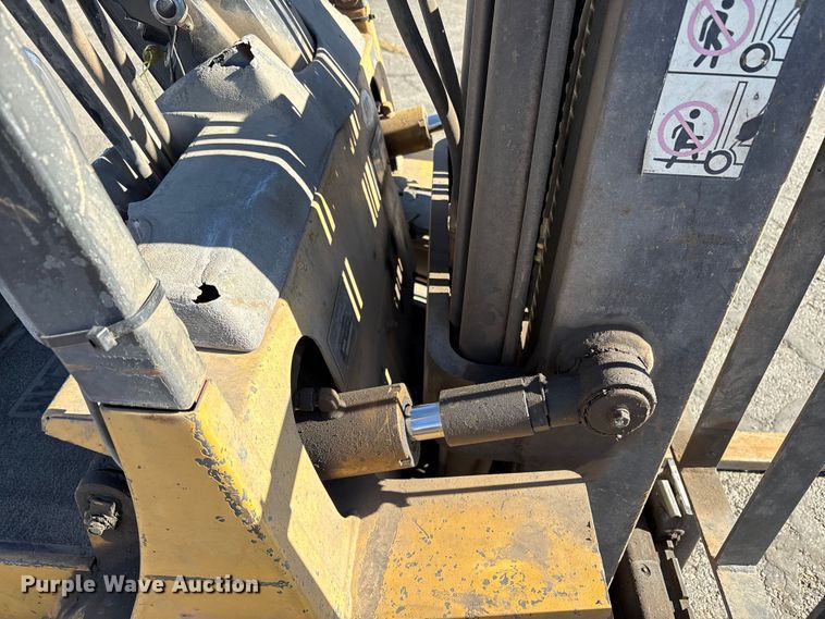 image for item EC8032 1994 Caterpillar GP25 forklift