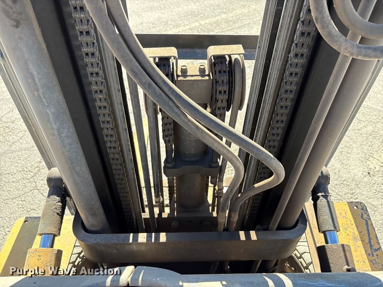 image for item EC8032 1994 Caterpillar GP25 forklift