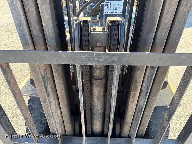 image for item EC8032 1994 Caterpillar GP25 forklift