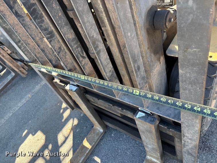 image for item EC8032 1994 Caterpillar GP25 forklift