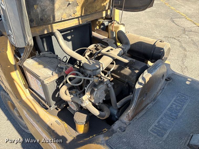 image for item EC8032 1994 Caterpillar GP25 forklift