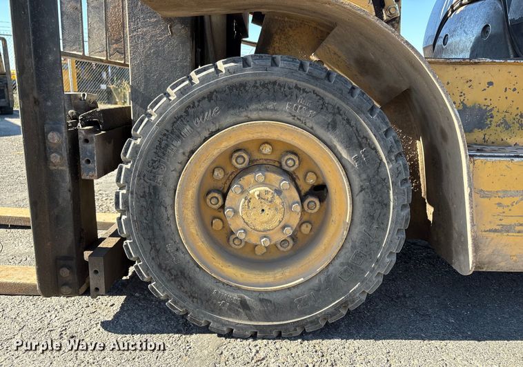 image for item EC8032 1994 Caterpillar GP25 forklift