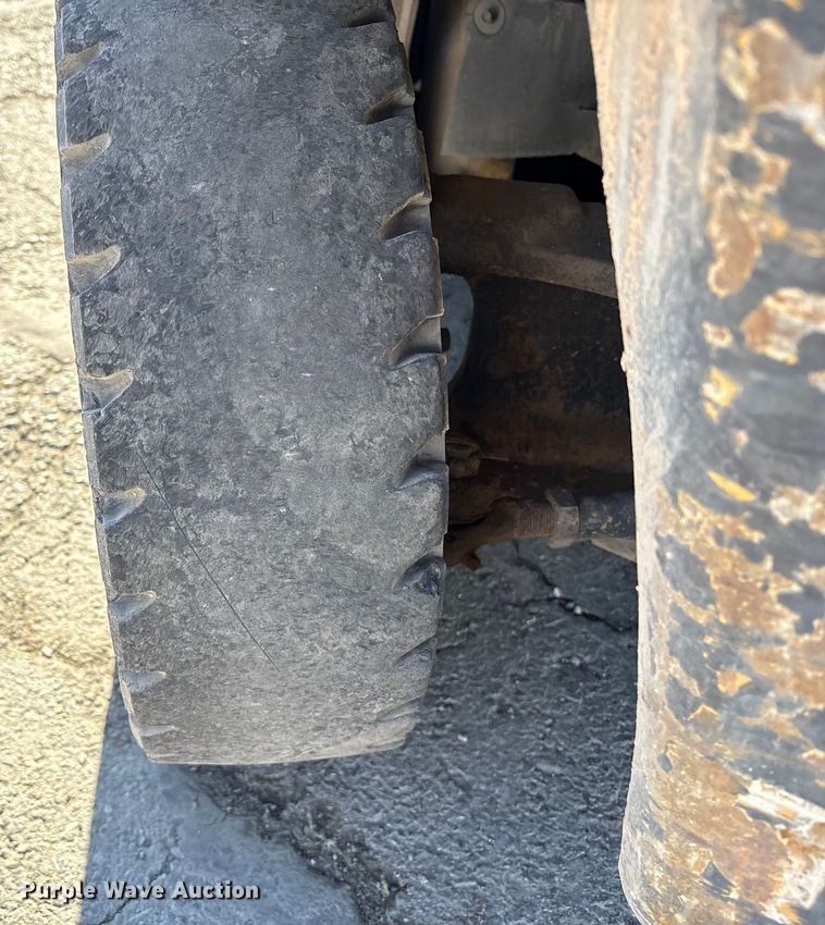 image for item EC8032 1994 Caterpillar GP25 forklift