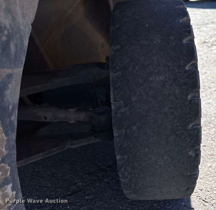 image for item EC8032 1994 Caterpillar GP25 forklift