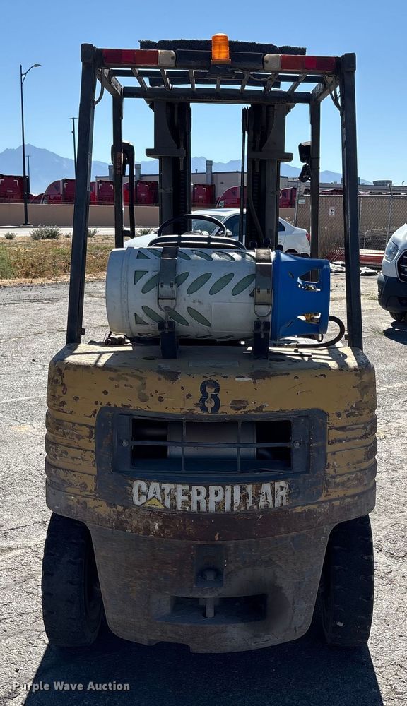 image for item EC8033 1997 Caterpillar GP25 forklift