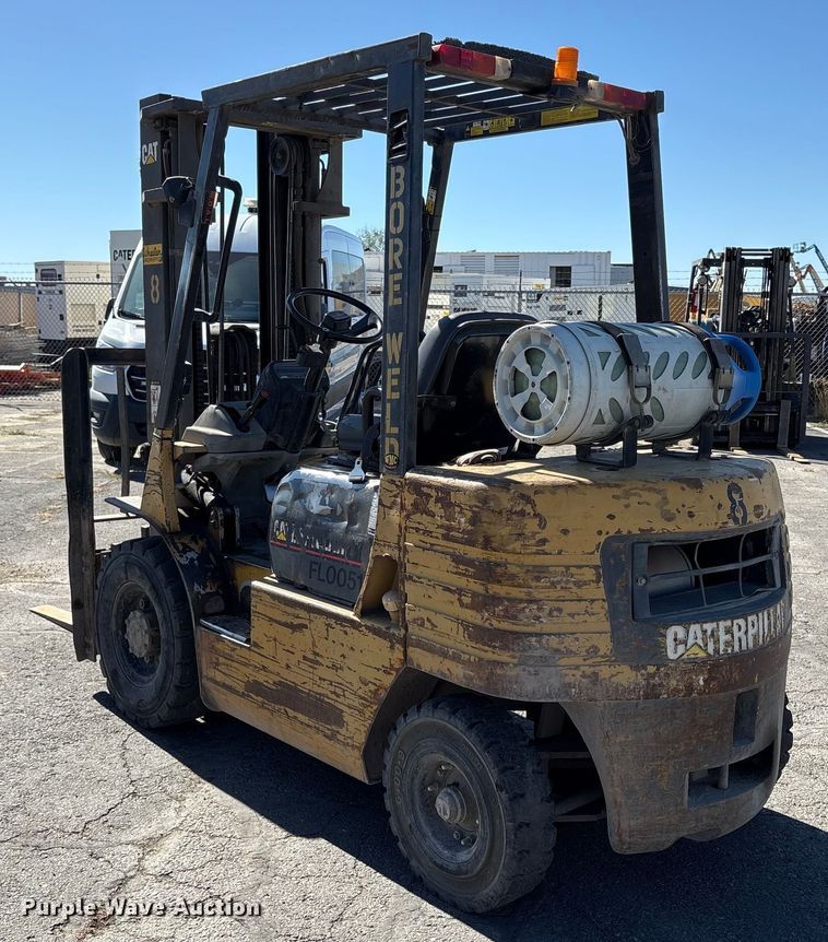 image for item EC8033 1997 Caterpillar GP25 forklift