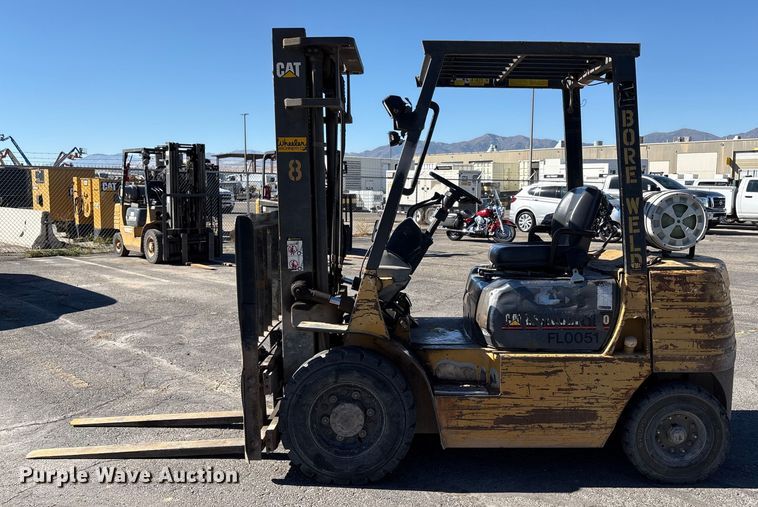 image for item EC8033 1997 Caterpillar GP25 forklift