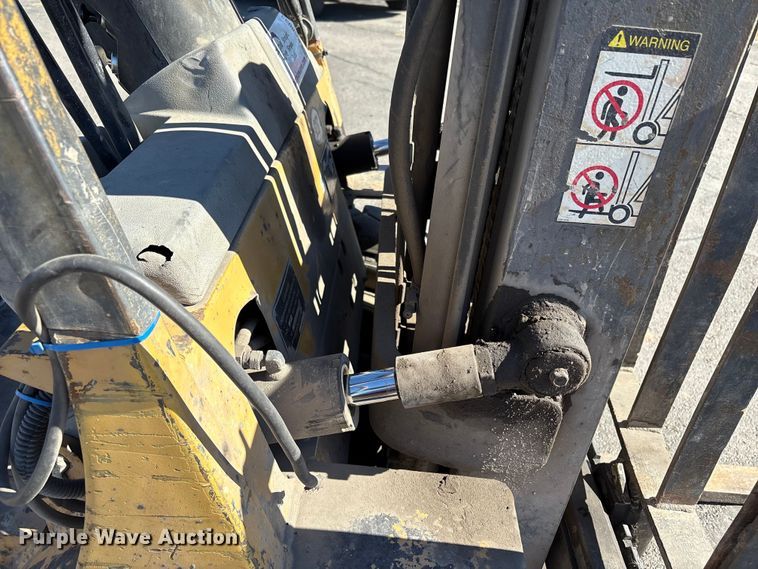 image for item EC8033 1997 Caterpillar GP25 forklift