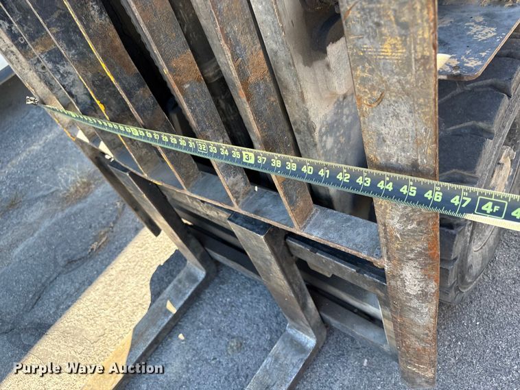 image for item EC8033 1997 Caterpillar GP25 forklift