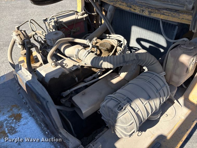 image for item EC8033 1997 Caterpillar GP25 forklift