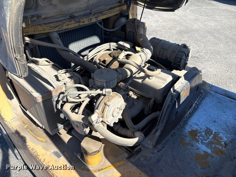 image for item EC8033 1997 Caterpillar GP25 forklift