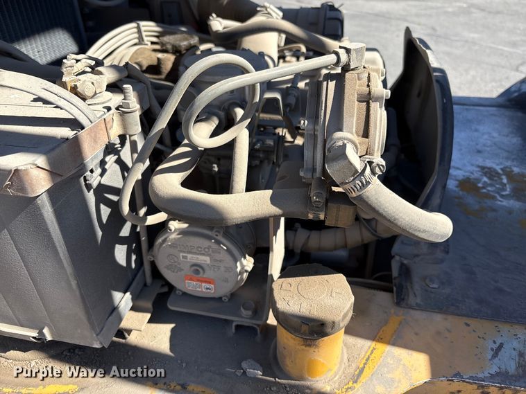 image for item EC8033 1997 Caterpillar GP25 forklift