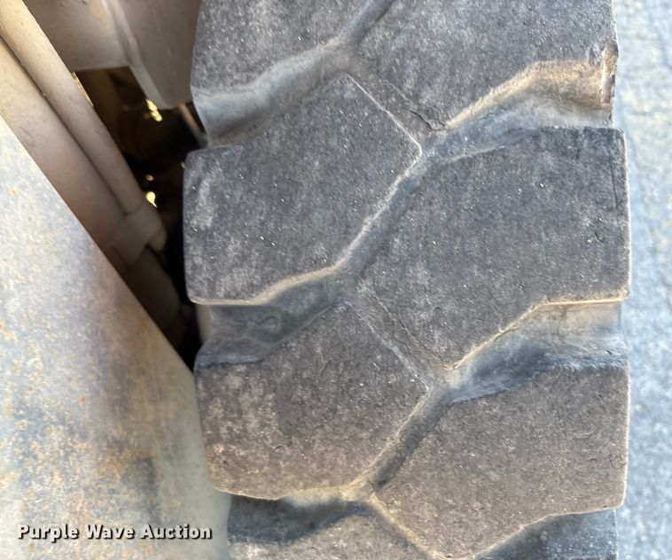 image for item EC8033 1997 Caterpillar GP25 forklift