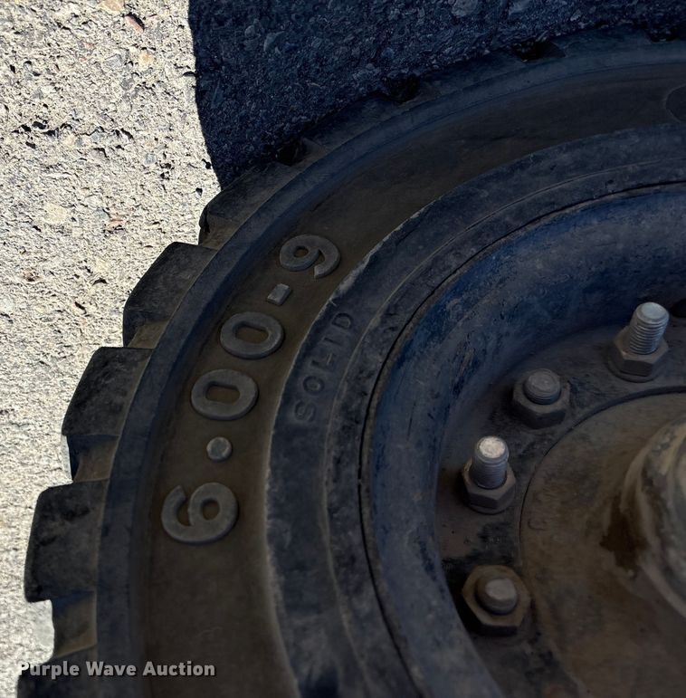 image for item EC8033 1997 Caterpillar GP25 forklift