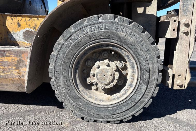 image for item EC8033 1997 Caterpillar GP25 forklift