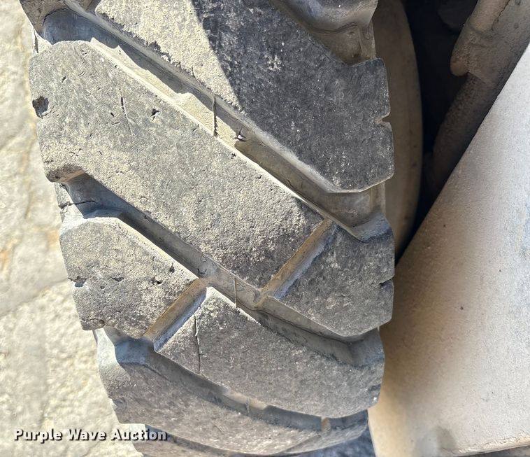 image for item EC8033 1997 Caterpillar GP25 forklift