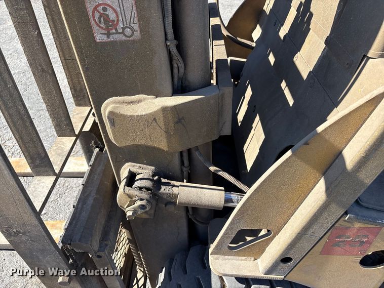 image for item EC8034 2006 Caterpillar E 6000 Warehouse Forklift ( Electric)