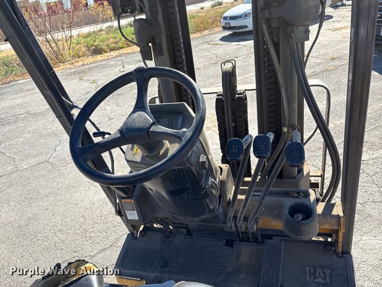 image for item EC8034 2006 Caterpillar E 6000 Warehouse Forklift ( Electric)