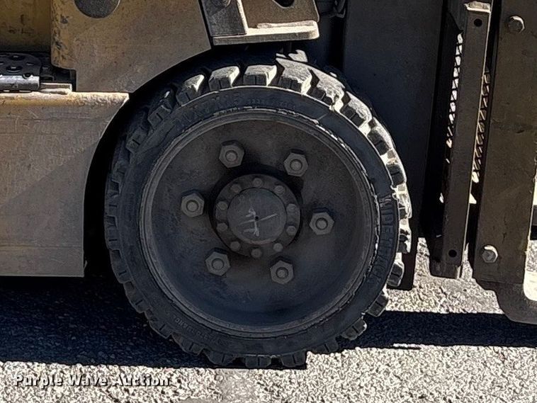 image for item EC8034 2006 Caterpillar E 6000 Warehouse Forklift ( Electric)