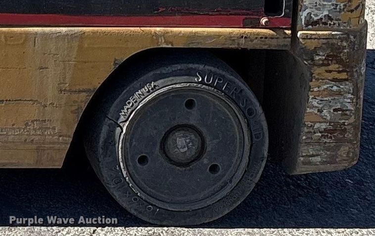 image for item EC8034 2006 Caterpillar E 6000 Warehouse Forklift ( Electric)