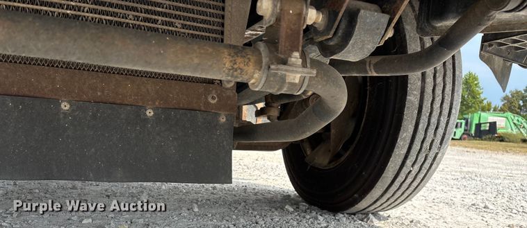 image for item ED2232 2014 Isuzu NPRHD box truck