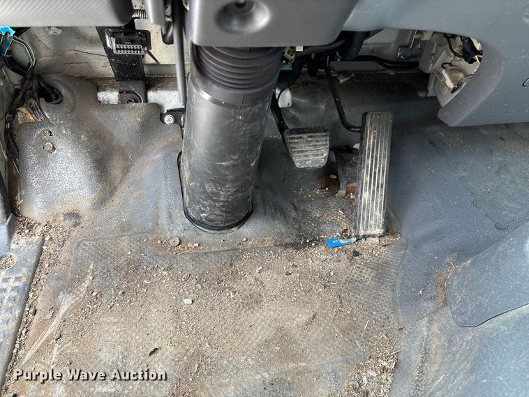 image for item ED2232 2014 Isuzu NPRHD box truck