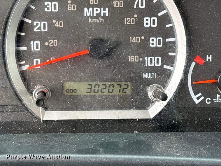 image for item ED2234 2017 Isuzu NPRHD box truck