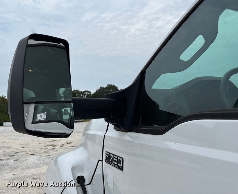 image for item ED2237 2012 Ford F750 box truck