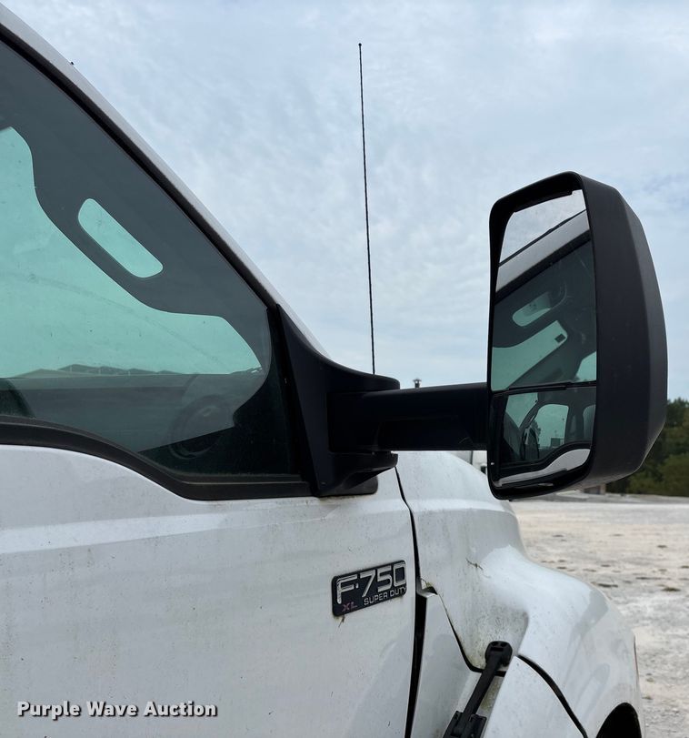 image for item ED2237 2012 Ford F750 box truck