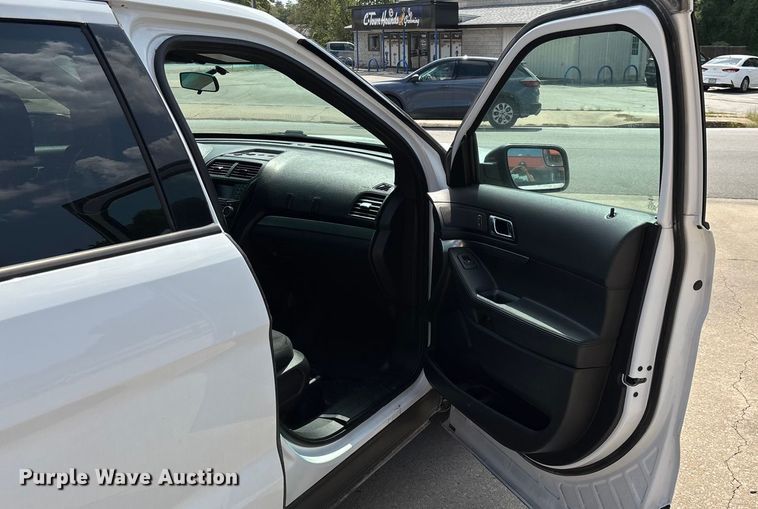 image for item ED2241 2019 Ford Explorer Police Interceptor SUV