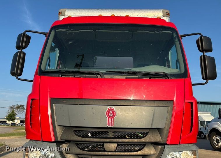 image for item ED2242 2018 Kenworth K270 box truck
