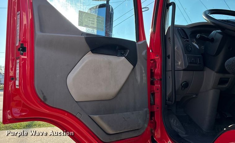 image for item ED2242 2018 Kenworth K270 box truck