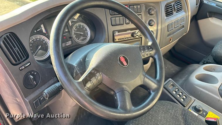 image for item ED2242 2018 Kenworth K270 box truck