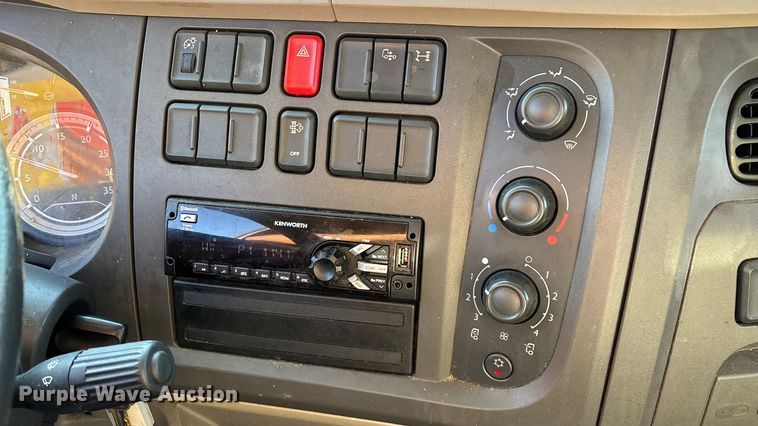 image for item ED2242 2018 Kenworth K270 box truck