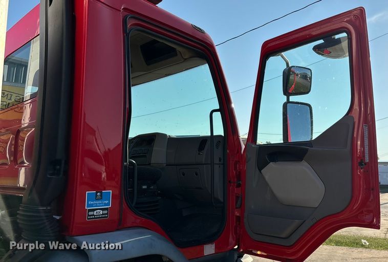 image for item ED2242 2018 Kenworth K270 box truck