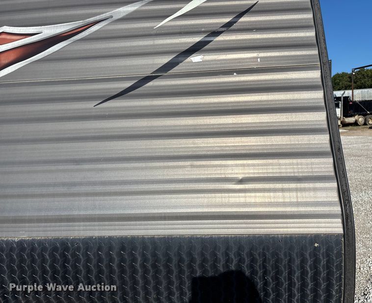 image for item ED2251 2017 Heartland Trail Runner camper