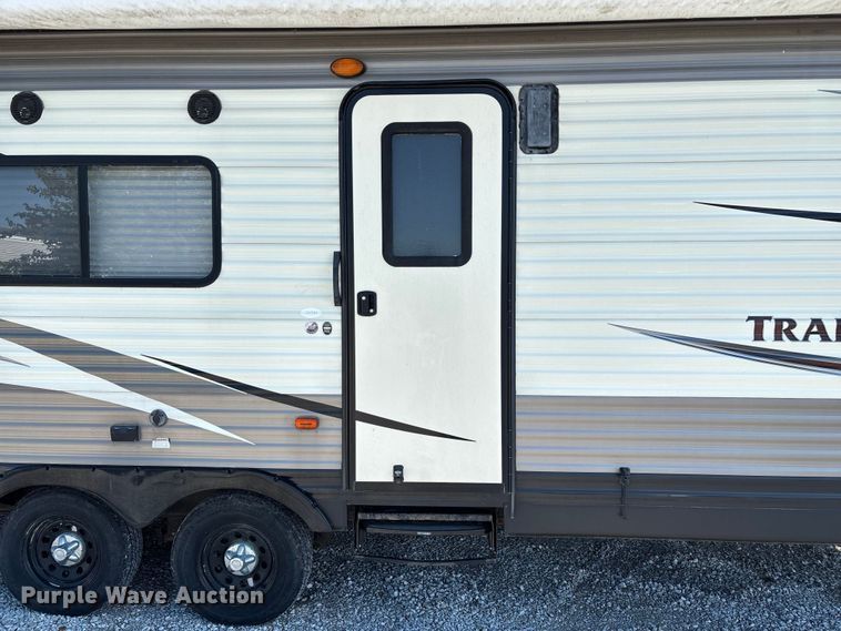 image for item ED2251 2017 Heartland Trail Runner camper