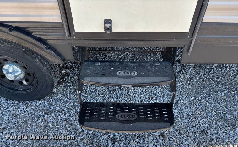 image for item ED2251 2017 Heartland Trail Runner camper