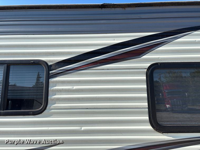 image for item ED2251 2017 Heartland Trail Runner camper