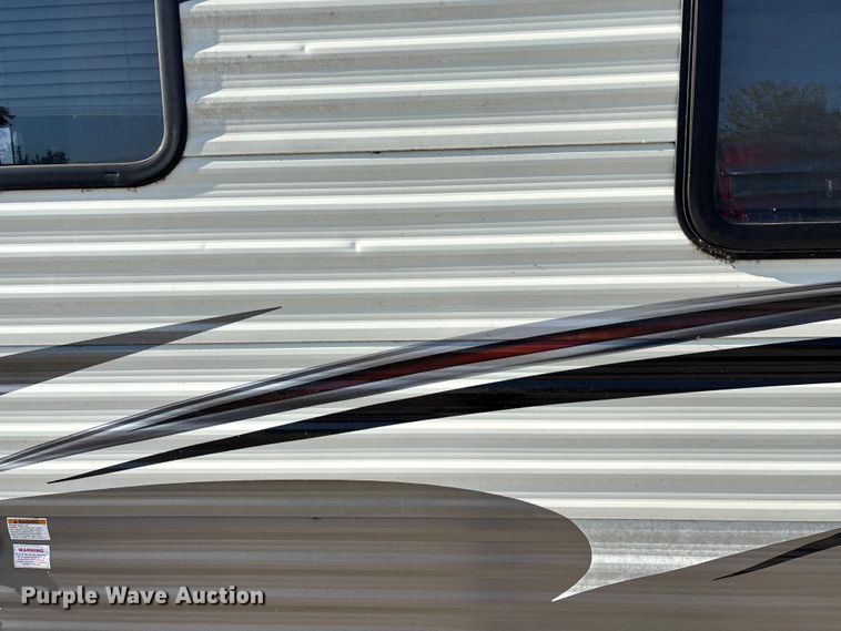 image for item ED2251 2017 Heartland Trail Runner camper