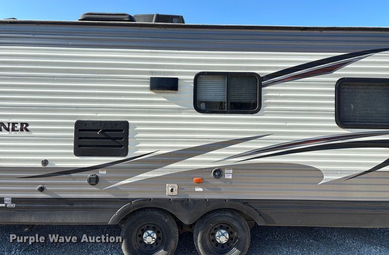 image for item ED2251 2017 Heartland Trail Runner camper