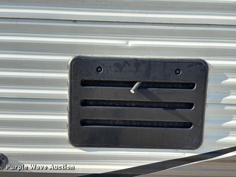 image for item ED2251 2017 Heartland Trail Runner camper