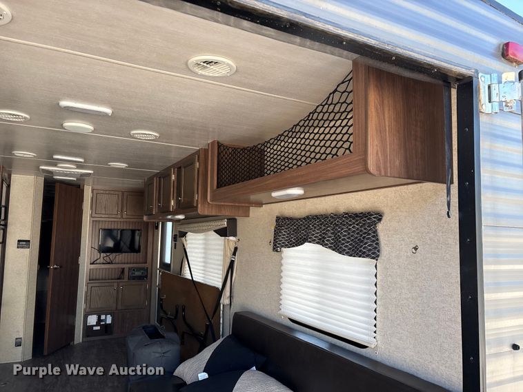 image for item ED2251 2017 Heartland Trail Runner camper