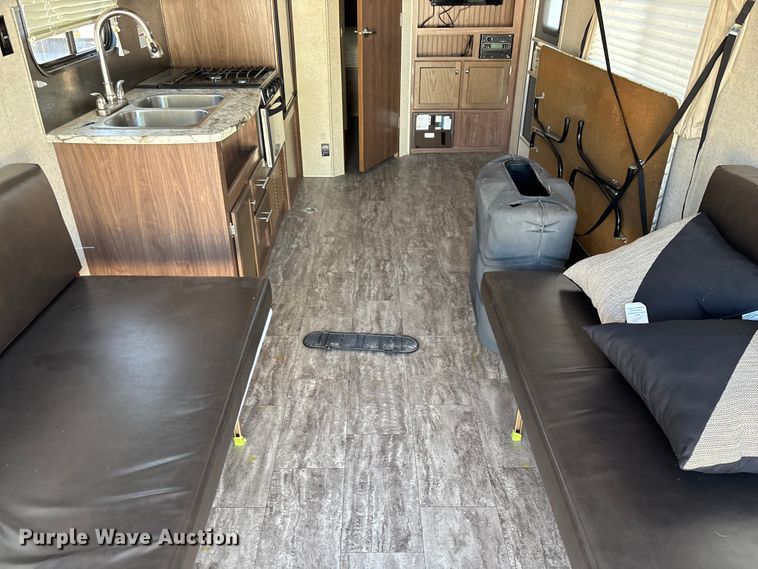 image for item ED2251 2017 Heartland Trail Runner camper