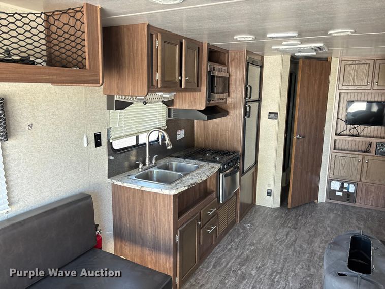 image for item ED2251 2017 Heartland Trail Runner camper