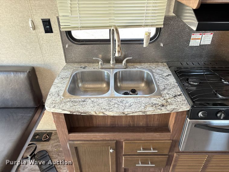 image for item ED2251 2017 Heartland Trail Runner camper