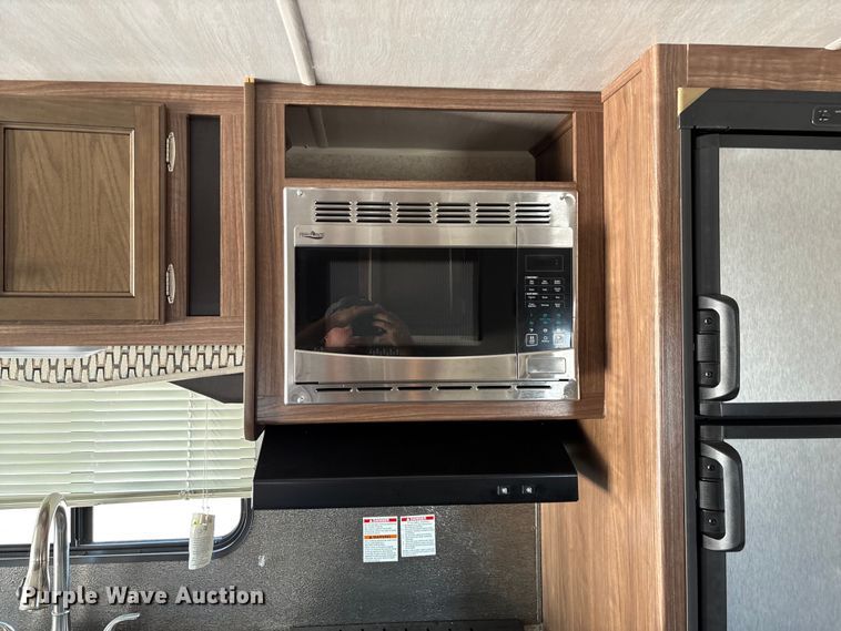 image for item ED2251 2017 Heartland Trail Runner camper