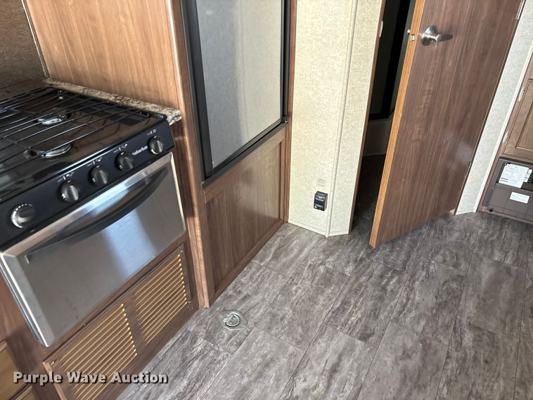 image for item ED2251 2017 Heartland Trail Runner camper