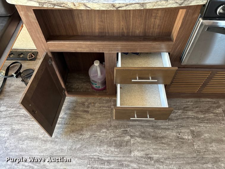 image for item ED2251 2017 Heartland Trail Runner camper