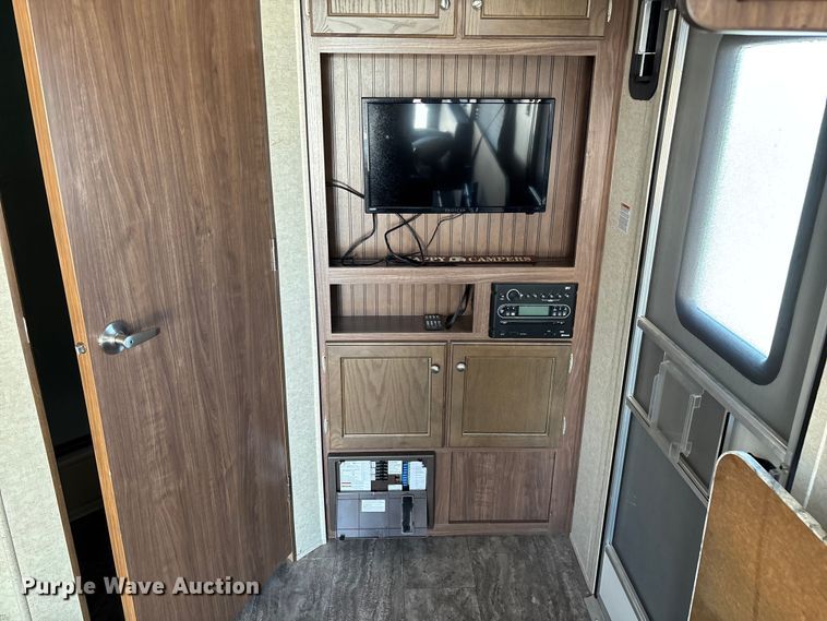 image for item ED2251 2017 Heartland Trail Runner camper